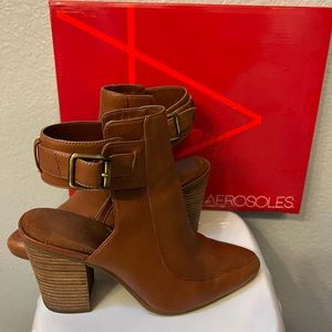 Aerosoles Dark Tan Square Up booties size 8